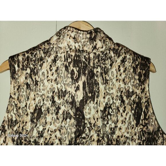 V17 CJ Banks Quilted Brown Camo Vest - Picture 4 of 9